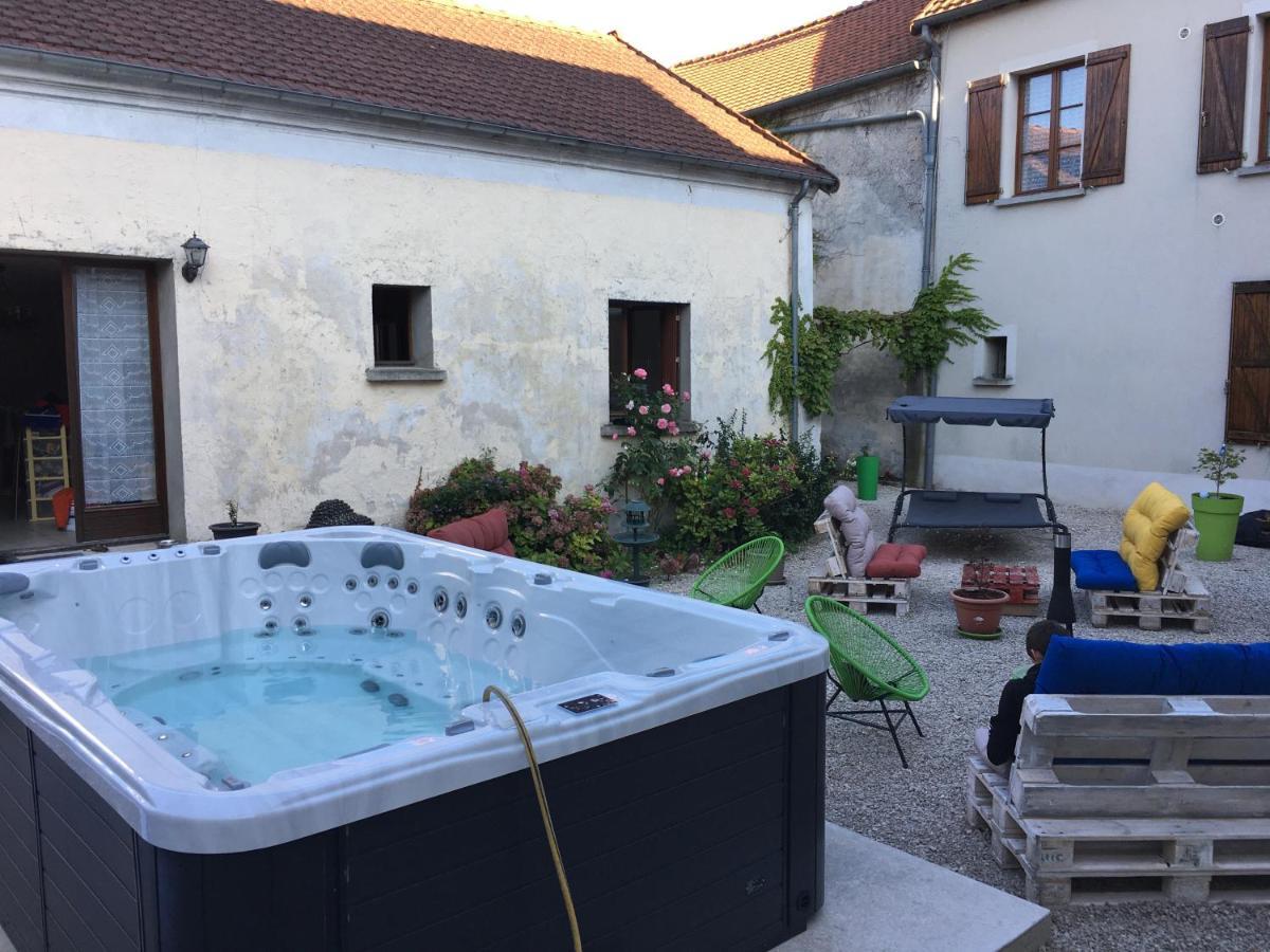 L Auberge Du Lion D Or Nanteuil-sur-Marne Dış mekan fotoğraf